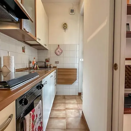 Apartment 10 Minuti Dall'aeroporto Linate Flat *